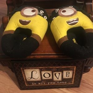 Minions Slippers Size 13-1